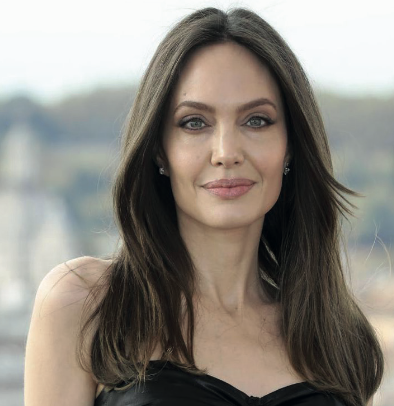 Angelina Jolie lanza línea de ropa