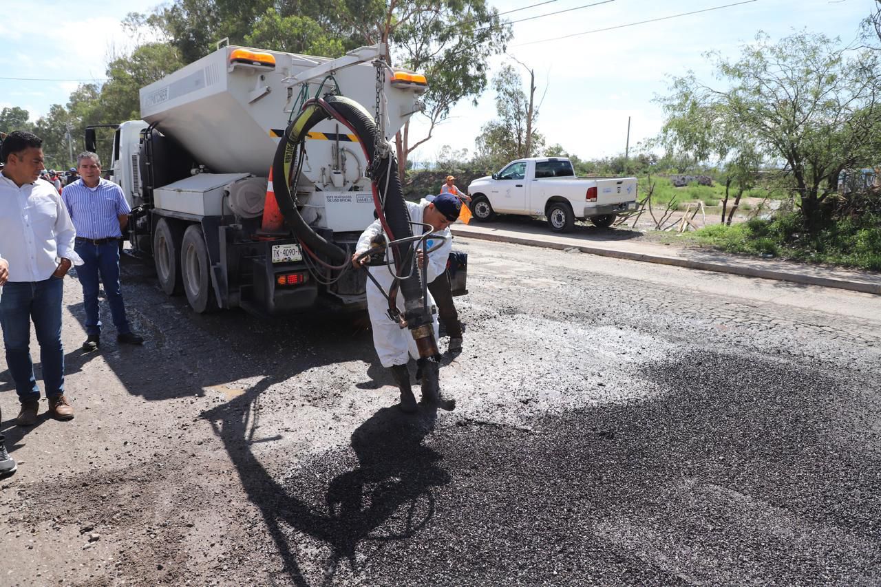 Refuerzan programa de bacheo emergente en colonias de la capital