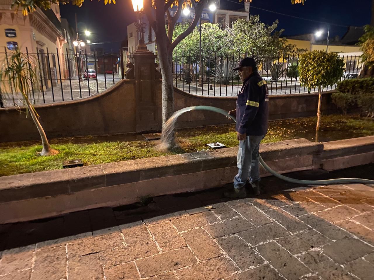 Ayuntamiento capitalino continúa con el rescate de plazas y jardines